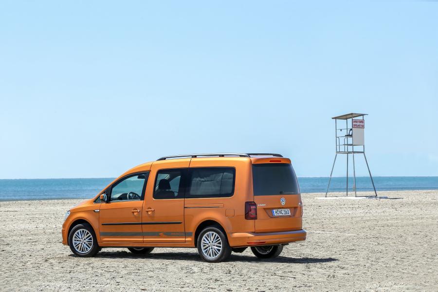  Volkswagen Caddy Maxi Beach 4MOTION 2015 года  (фото 2 из 2)